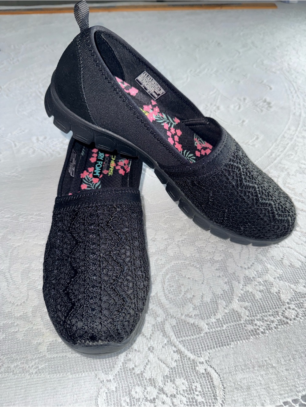 Skechers Air-Cooled Memory Foam Black Lace Slip On Flats size 9.5 new